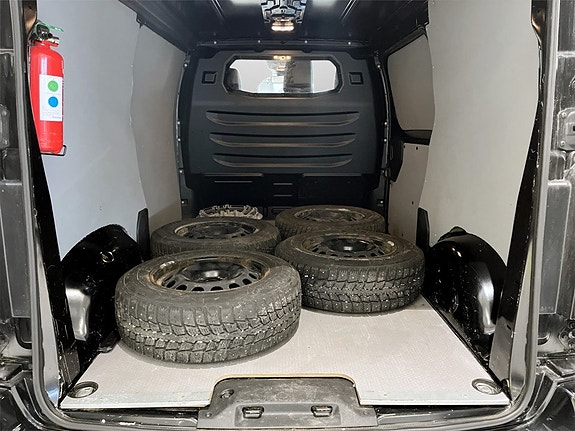 Peugeot e-Expert 15 of 15