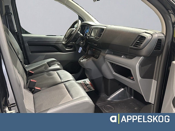 Peugeot e-Expert 8 of 11