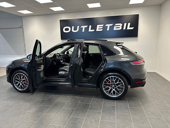 Porsche Macan GTS 3 of 5