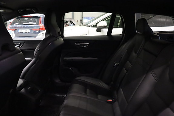 Volvo V60 Cross Country 12 of 26