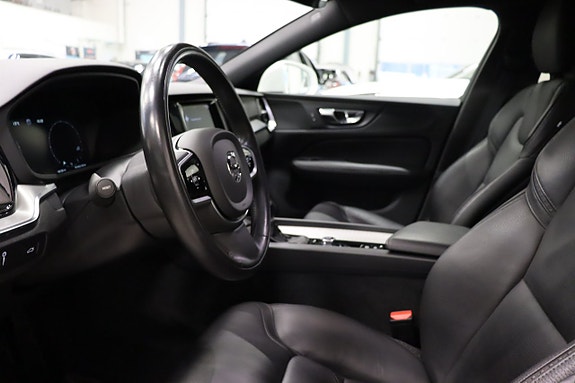 Volvo V60 Cross Country 10 of 26