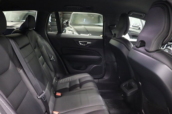 Volvo V60 Cross Country 13 of 26