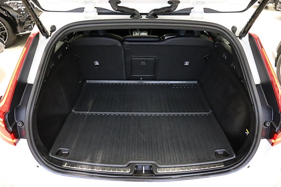 Volvo V60 Cross Country 6 of 26