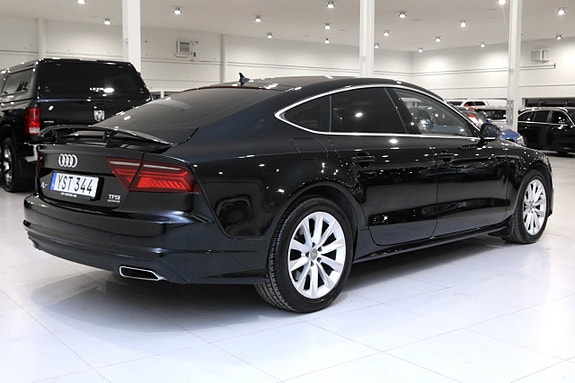 Audi A7 4 of 5