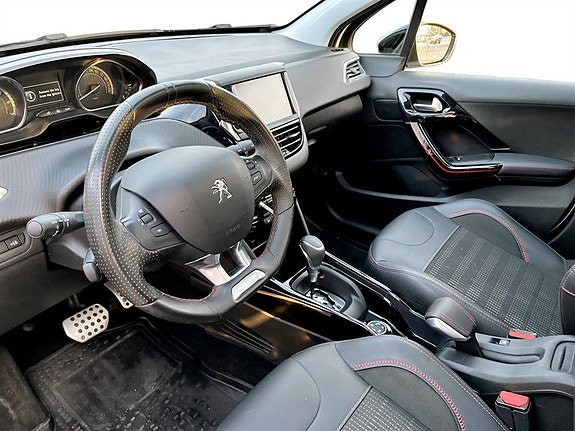 Peugeot 2008 4 of 5
