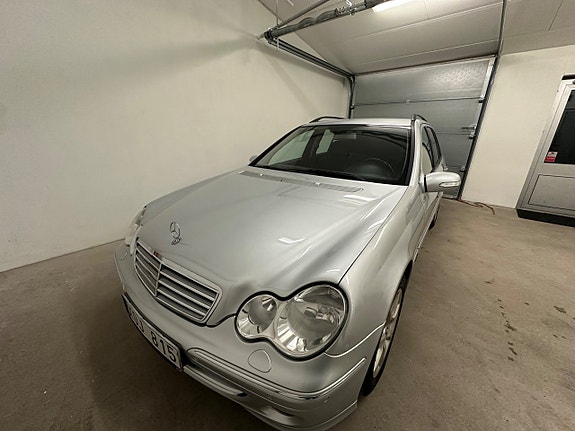 Mercedes-Benz C230