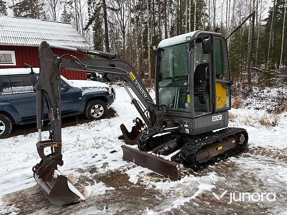 Grävmaskin - Volvo ECR25D, inkl. redskap