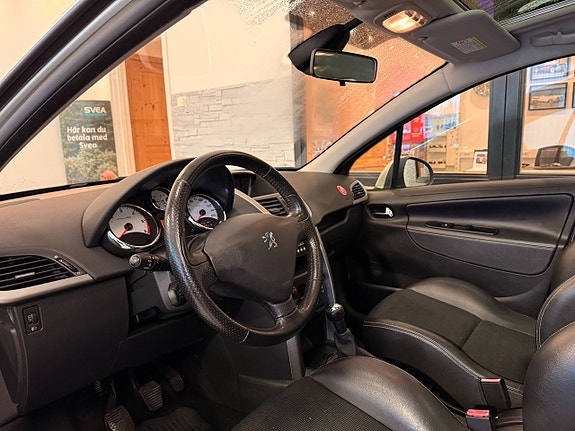 Peugeot 207 SW 11 of 18