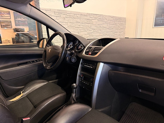 Peugeot 207 SW 12 of 18