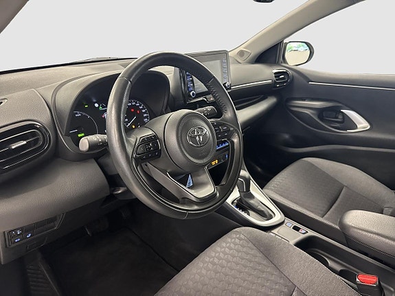 Toyota Yaris 8 of 14
