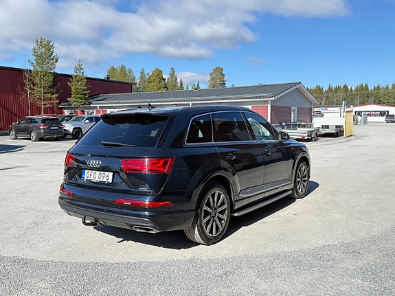 Audi Q7 10 of 25