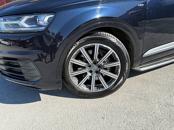Audi Q7 8 of 25