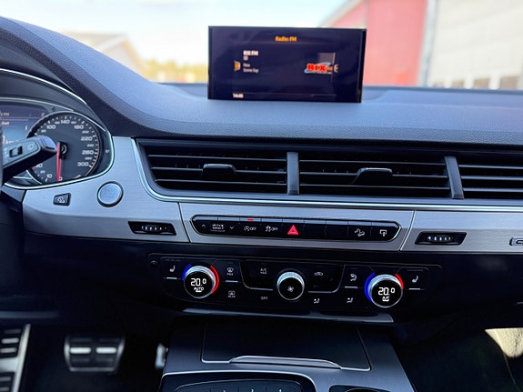 Audi Q7 9 of 25