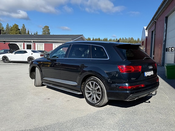 Audi Q7 11 of 25