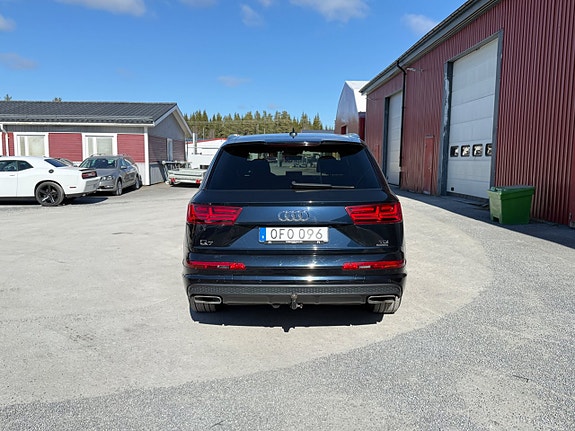 Audi Q7 13 of 25