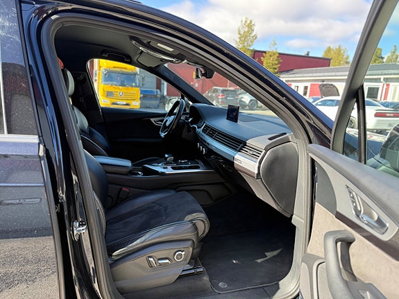 Audi Q7 15 of 25