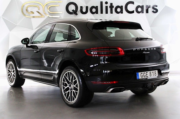 Porsche Macan 3 of 5