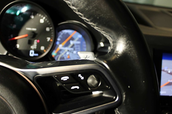 Porsche Macan 19 of 25