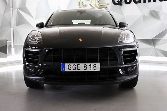 Porsche Macan 9 of 25