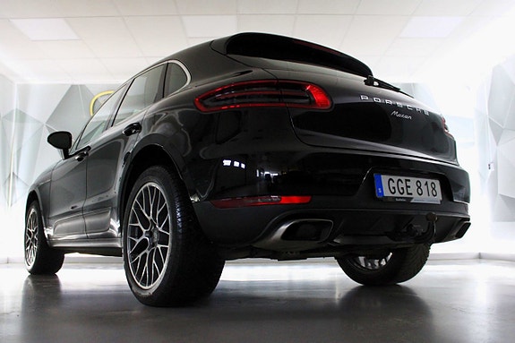 Porsche Macan 7 of 25