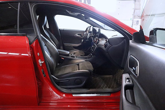 Mercedes-Benz CLA250 10 of 13