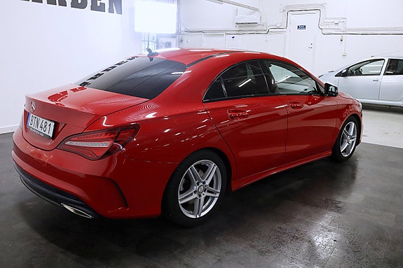 Mercedes-Benz CLA250 4 of 5