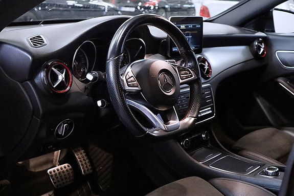 Mercedes-Benz CLA250 7 of 13