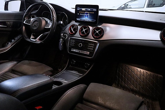Mercedes-Benz CLA250 6 of 13