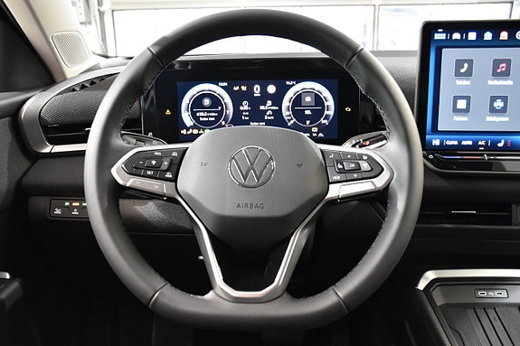 Volkswagen T-Roc 15 of 23