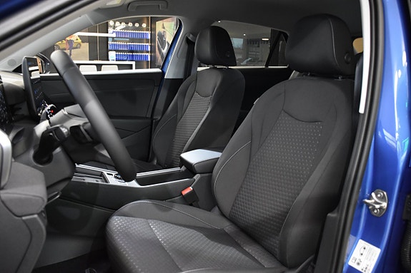 Volkswagen T-Roc 12 of 23
