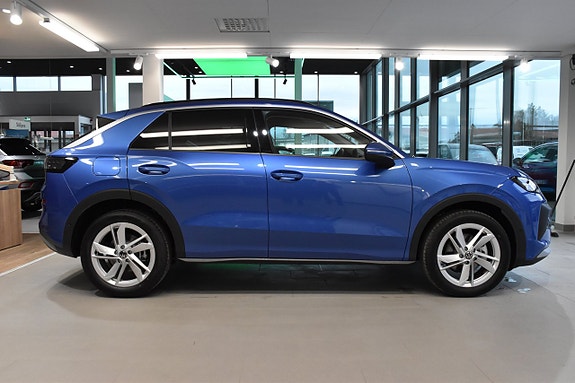 Volkswagen T-Roc 8 of 23