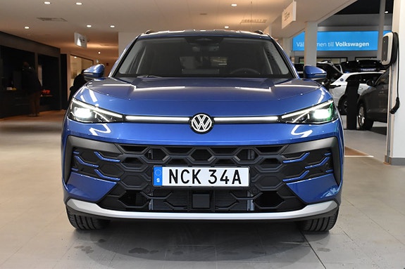 Volkswagen T-Roc 2 of 23