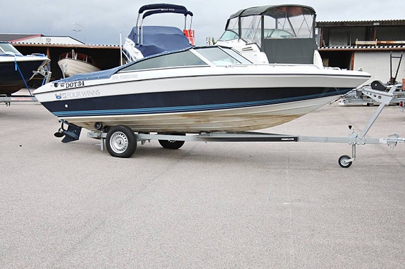 Daycruiser – Four Winns 170 Freedom med 90 hk Evinrude