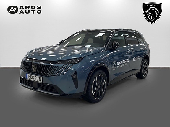 Peugeot e-5008