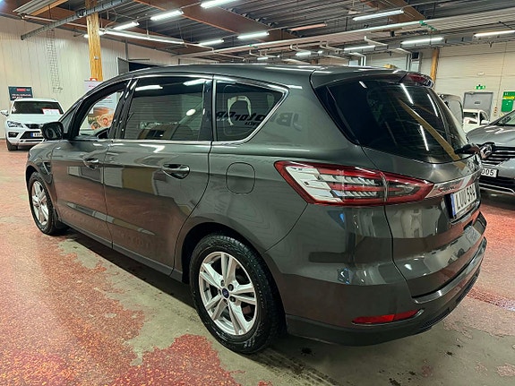 Ford S-MAX 4 of 5