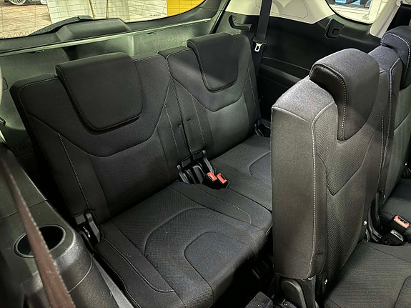 Ford S-MAX 11 of 15