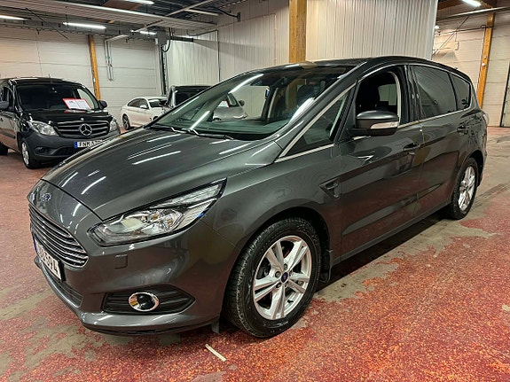 Ford S-MAX 3 of 5