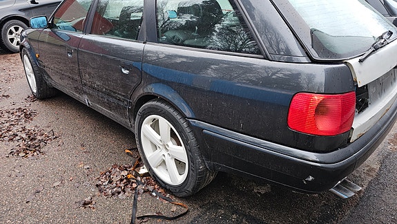 Audi S4 3 of 5
