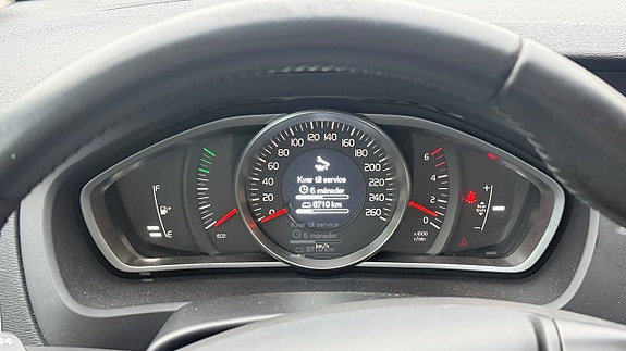 Volvo V40 11 of 19