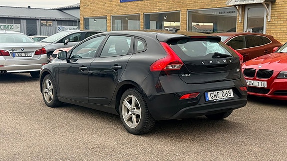 Volvo V40 6 of 19