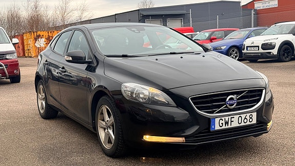 Volvo V40 3 of 19