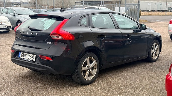 Volvo V40 4 of 19