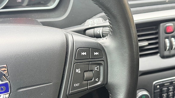 Volvo V40 14 of 19