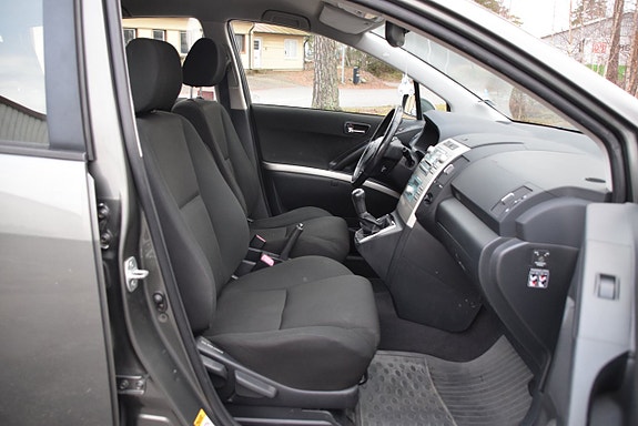 Toyota Corolla Verso 9 of 19
