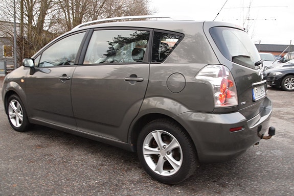 Toyota Corolla Verso 6 of 19