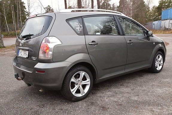 Toyota Corolla Verso 5 of 5