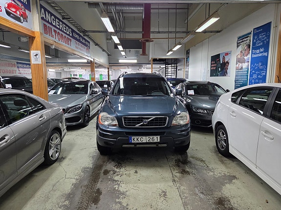 Volvo XC90 3 of 13