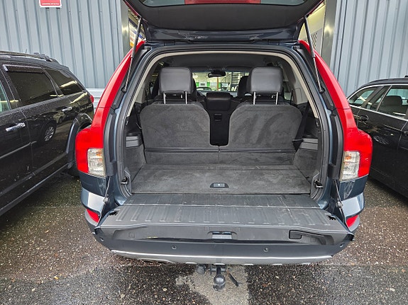 Volvo XC90 13 of 13