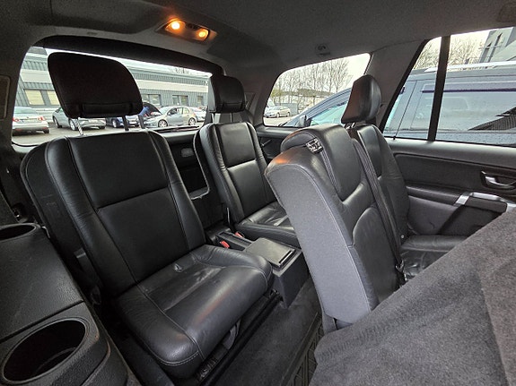 Volvo XC90 11 of 13