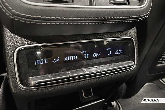 Mercedes-Benz GLE53 25 of 27